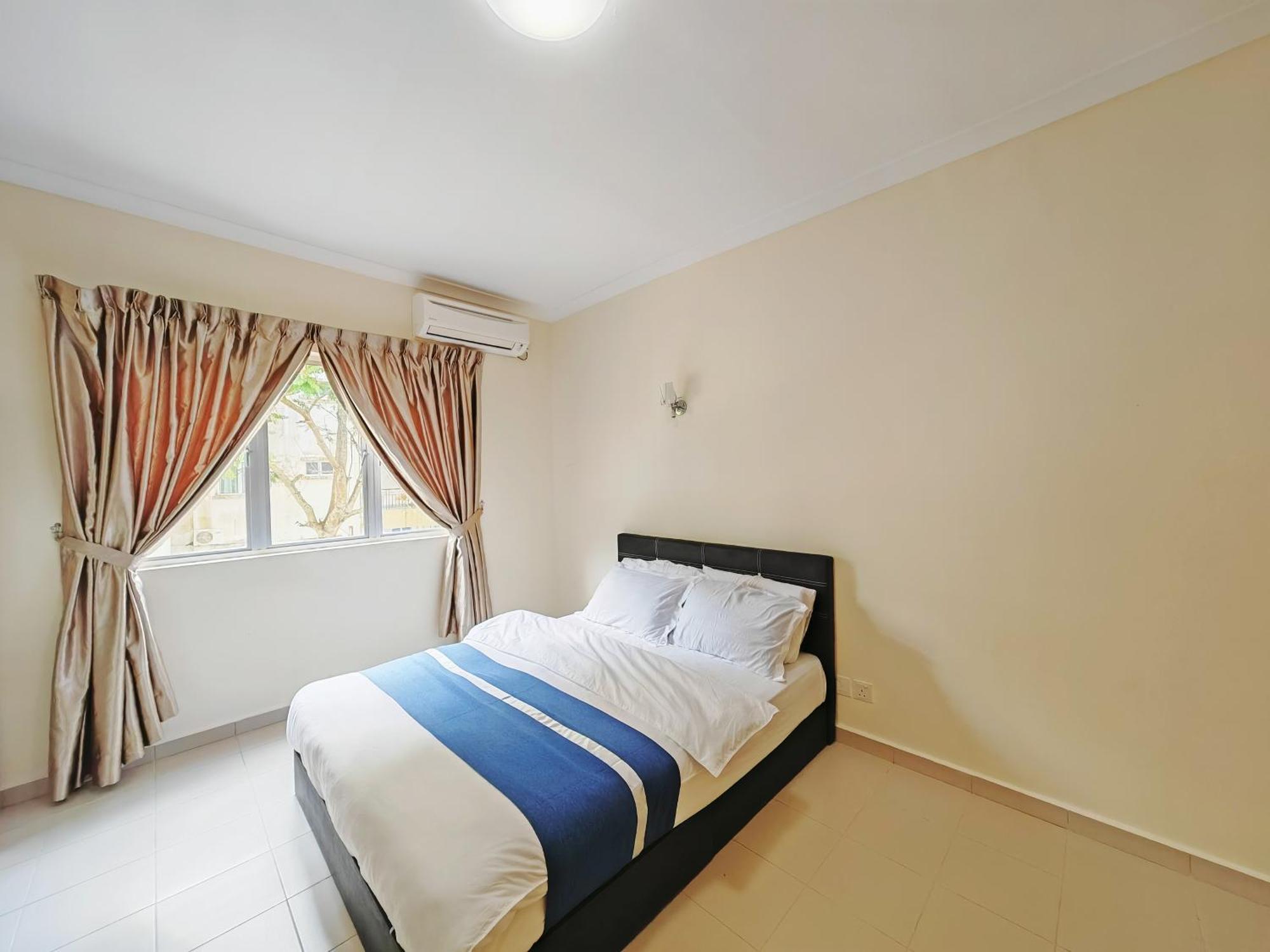 Apartment Black Sky Mirror Desaru