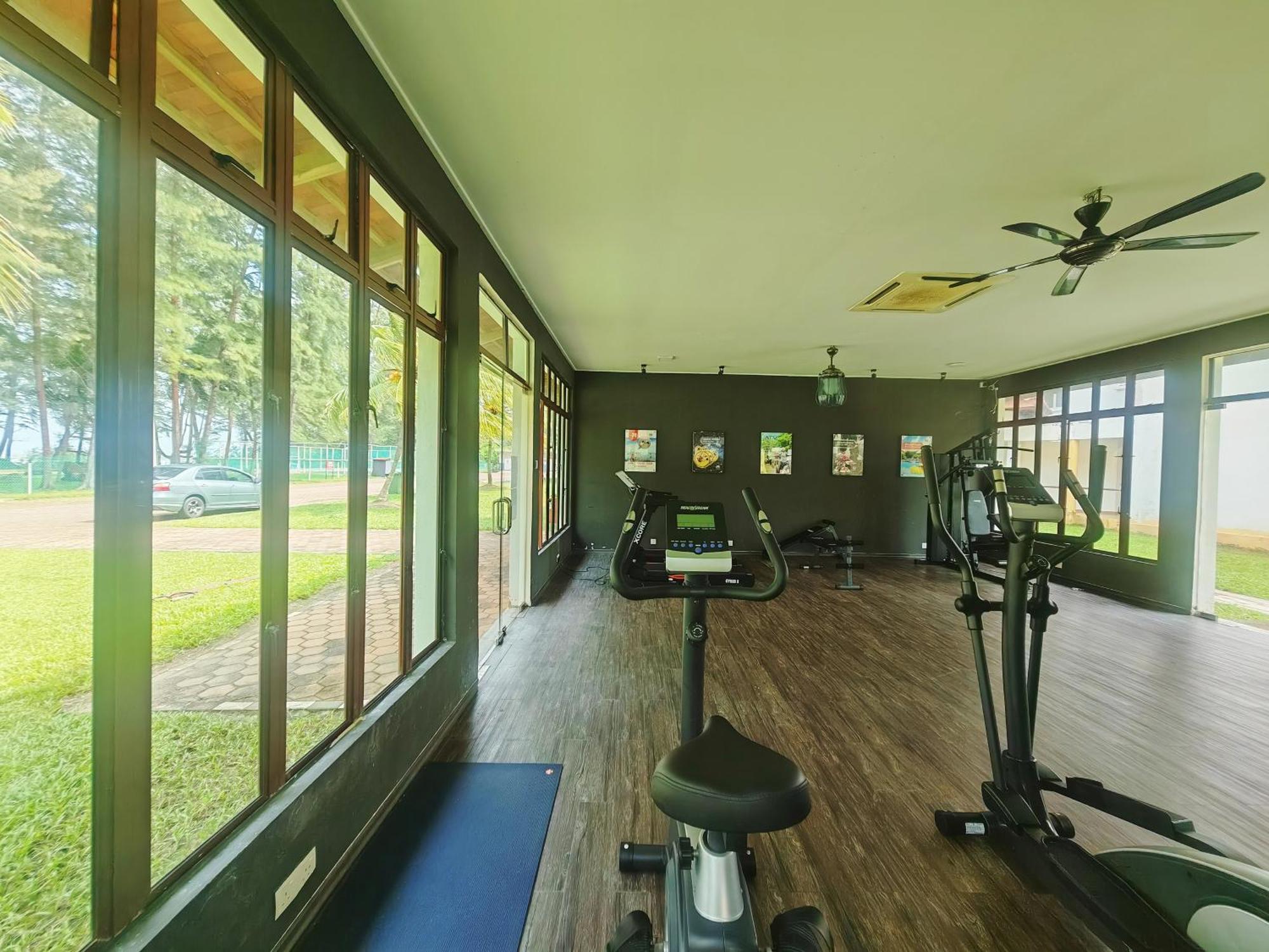 Apartment Black Sky Mirror Desaru