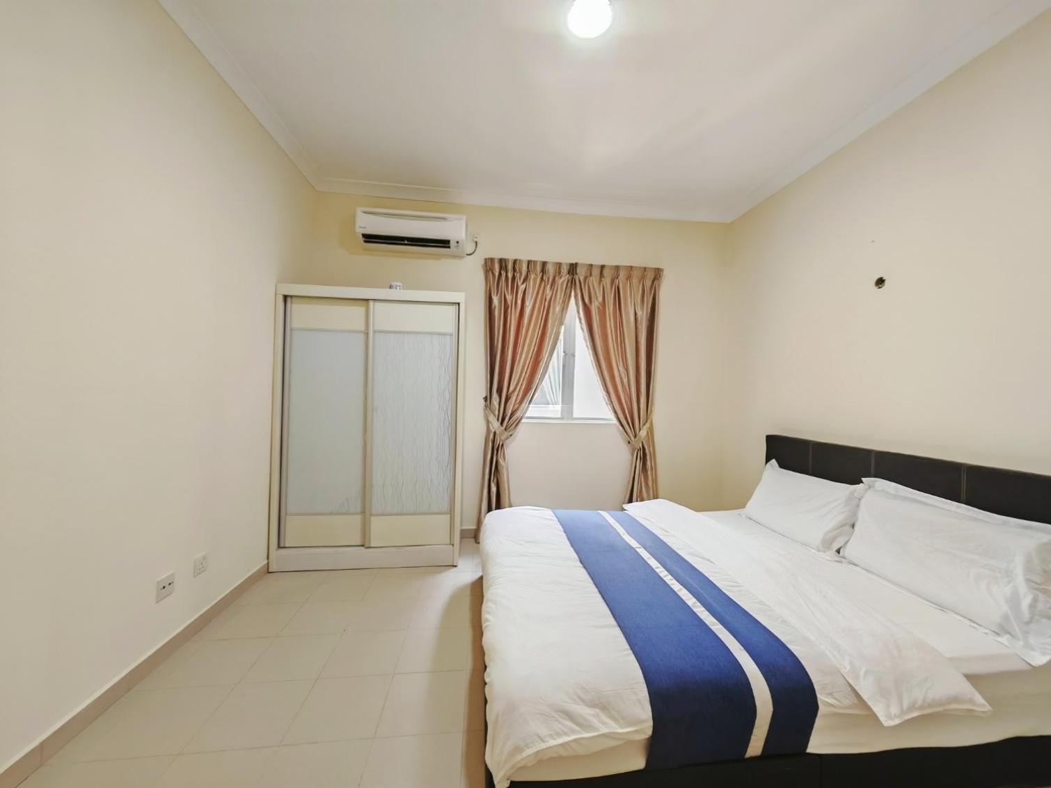 Apartment Black Sky Mirror Desaru