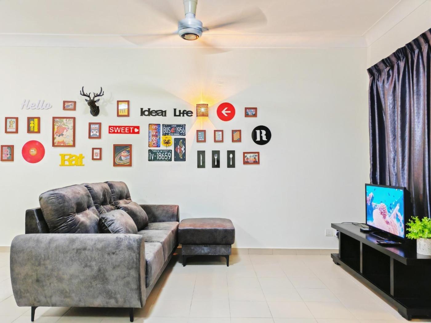 Apartment Black Sky Mirror Desaru